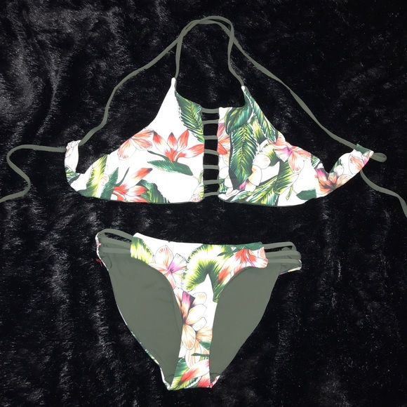 TiniBikini Other - Tropical strapy bikini 👙UNWORN